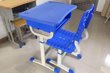 钢木课桌椅和塑钢课桌椅的区别